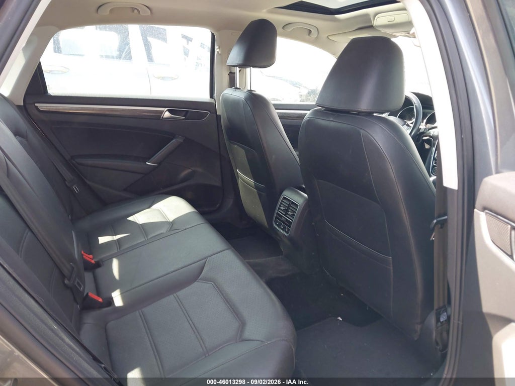 2018 Volkswagen Passat 2.0T SE photo 8