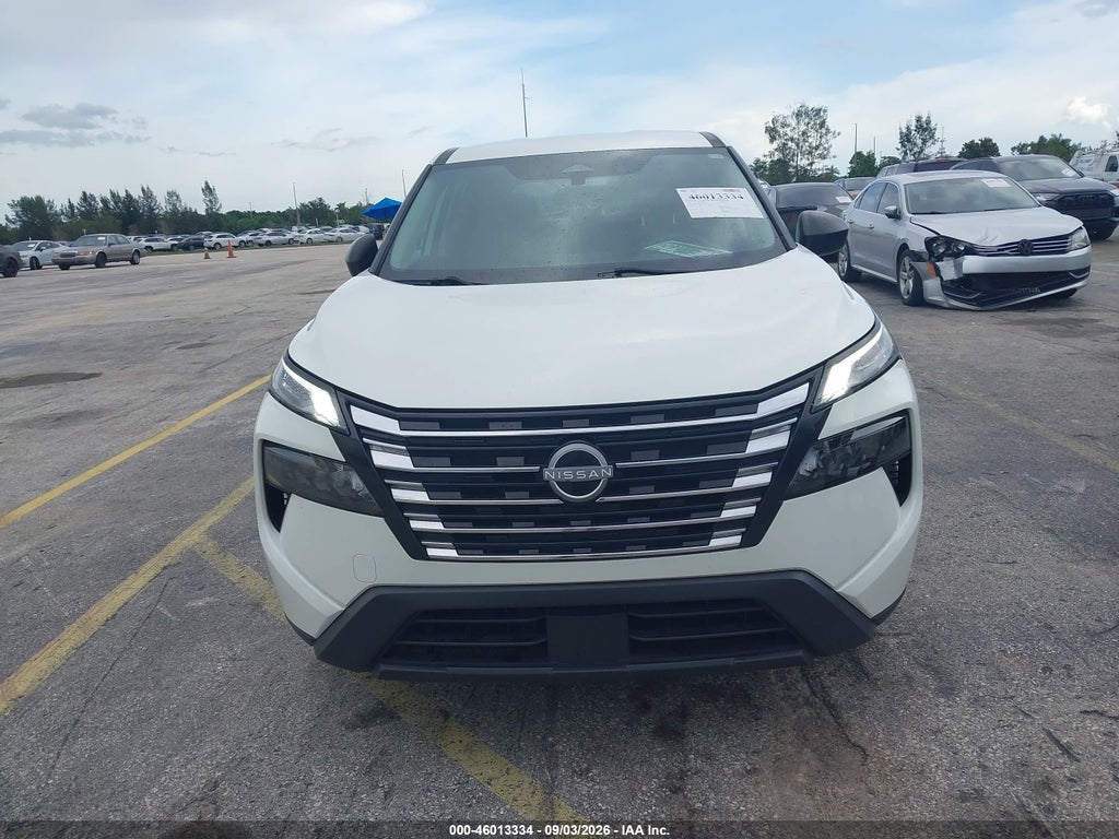 2024 Nissan Rogue S FWD photo 6