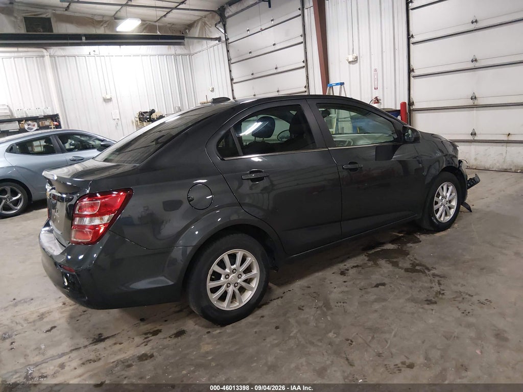 2020 Chevrolet Sonic FWD LT photo 4