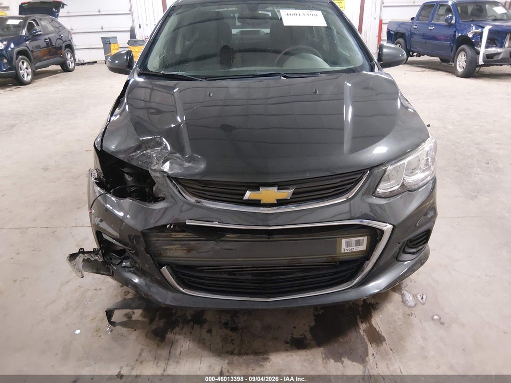 2020 Chevrolet Sonic FWD LT photo 6