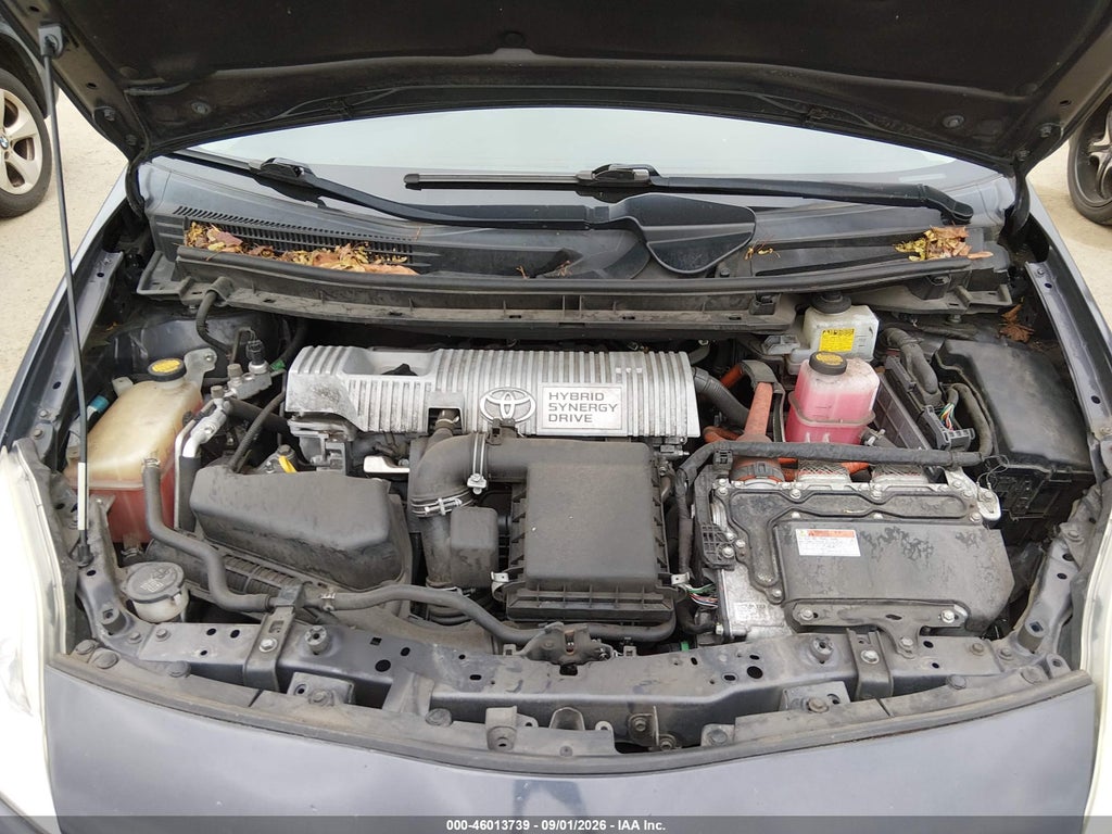 2014 Toyota Prius Three photo 10
