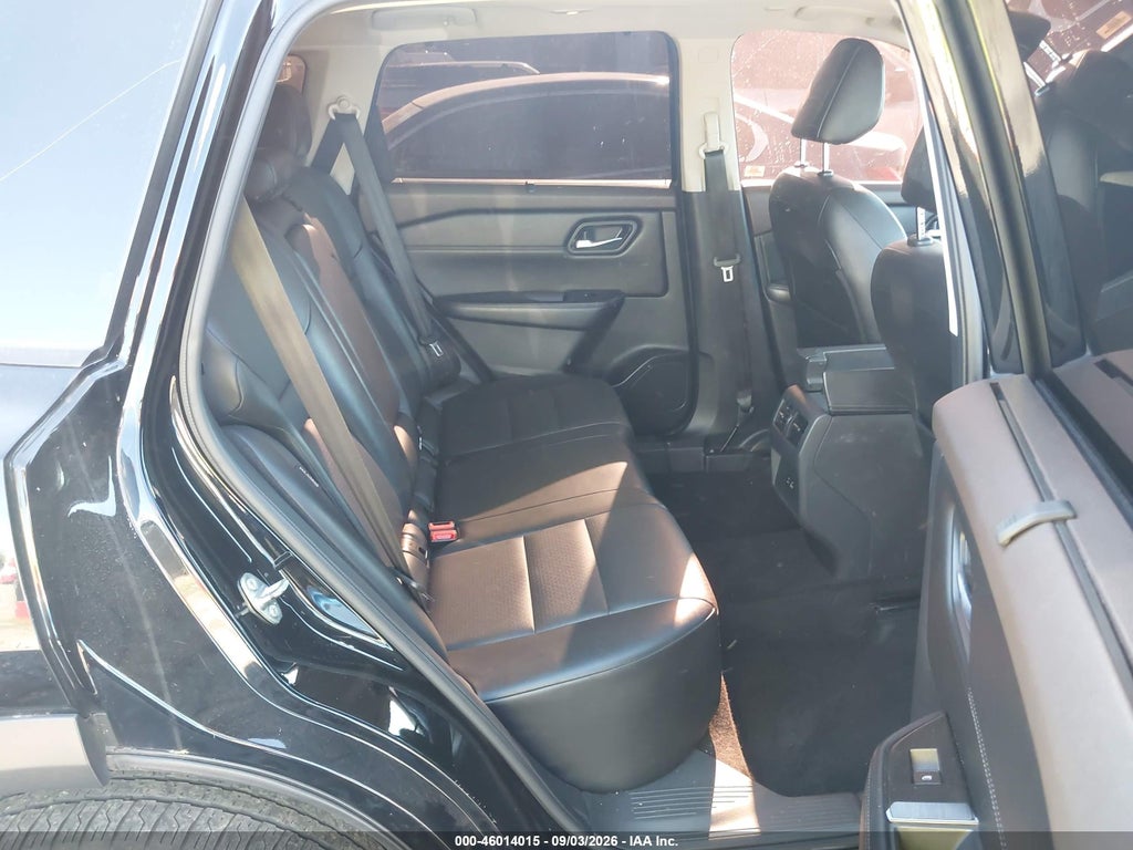 2022 Nissan Rogue SV FWD photo 8