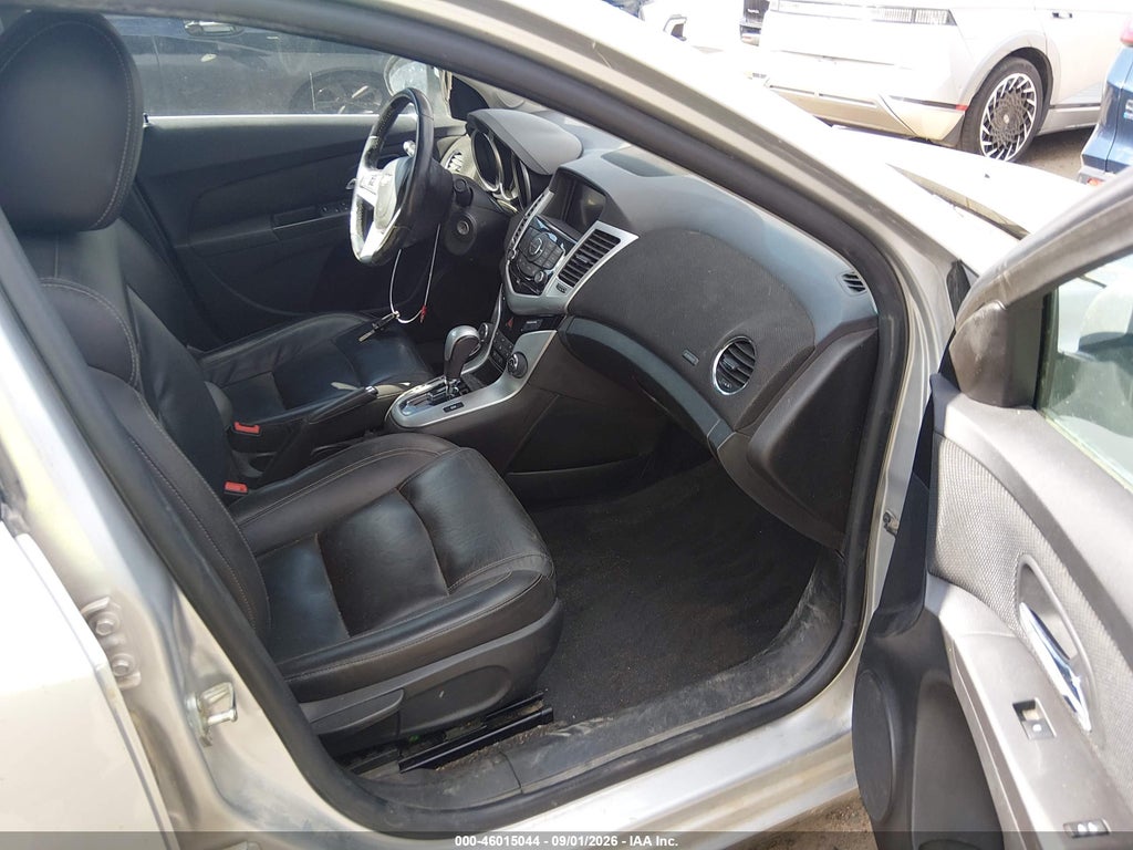 2015 Chevrolet Cruze 2LT Auto photo 5