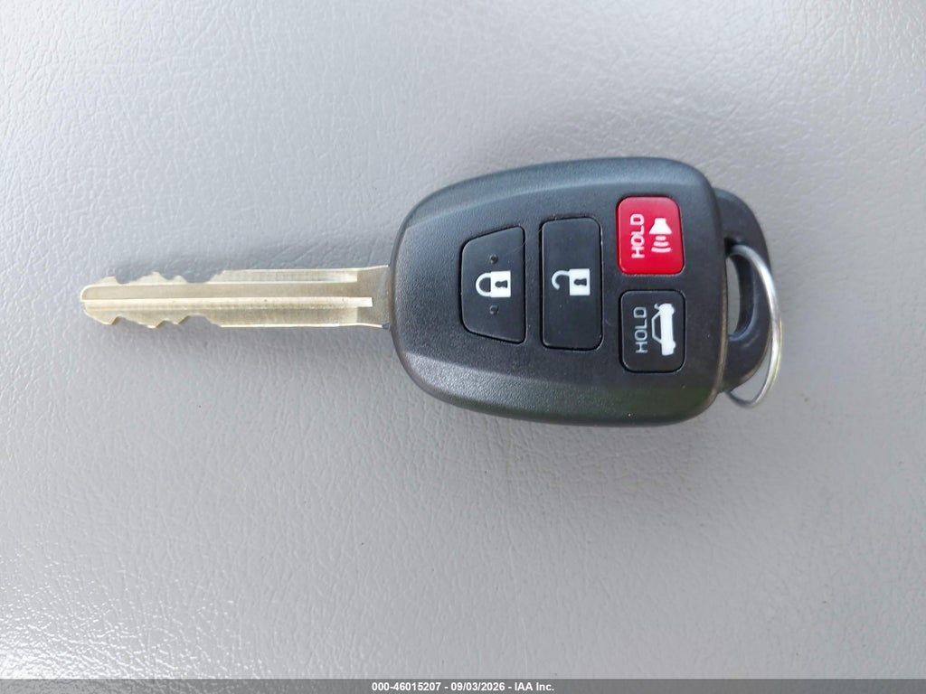 2012 Toyota Camry LE photo 11