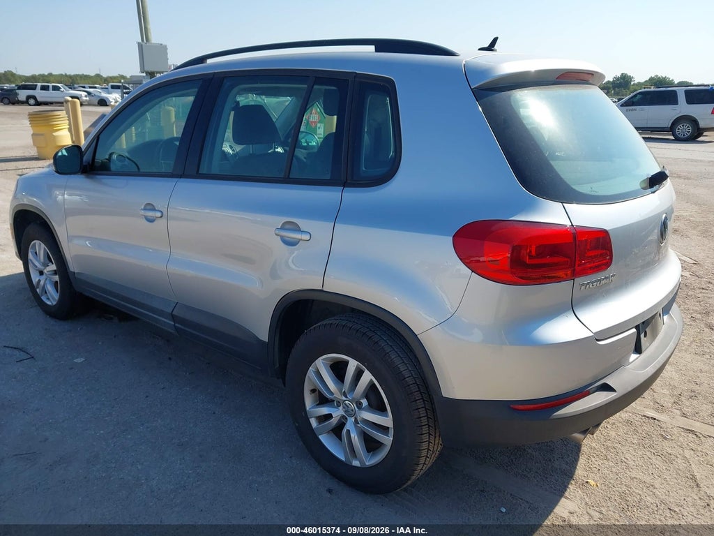 2016 Volkswagen Tiguan S photo 3