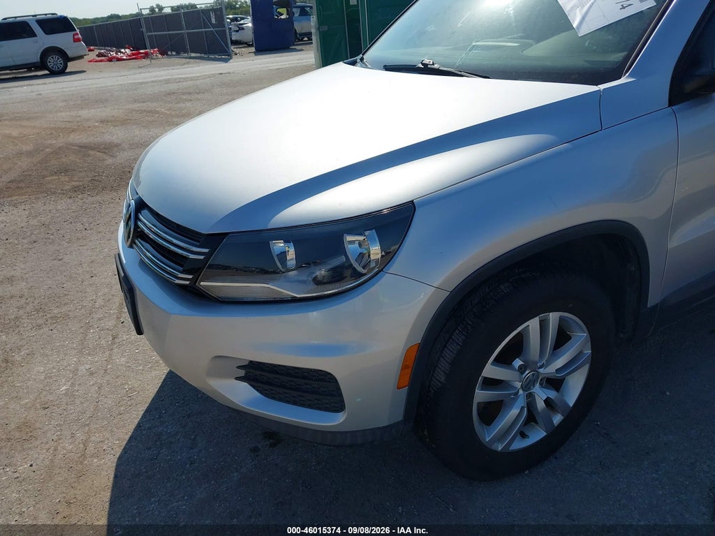 2016 Volkswagen Tiguan S photo 6