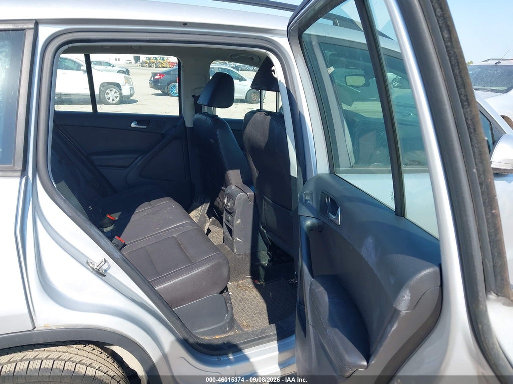 2016 Volkswagen Tiguan S photo 8