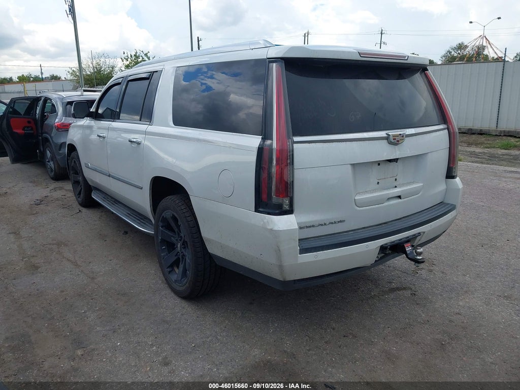 2017 Cadillac Escalade ESV Luxury photo 3