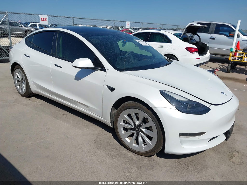 TESLA MODEL 3 2022
