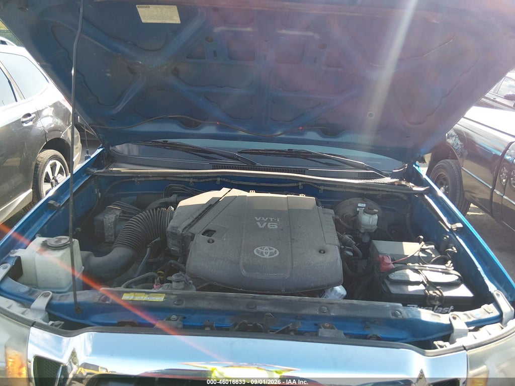 2010 Toyota Tacoma Prerunner V6 photo 10
