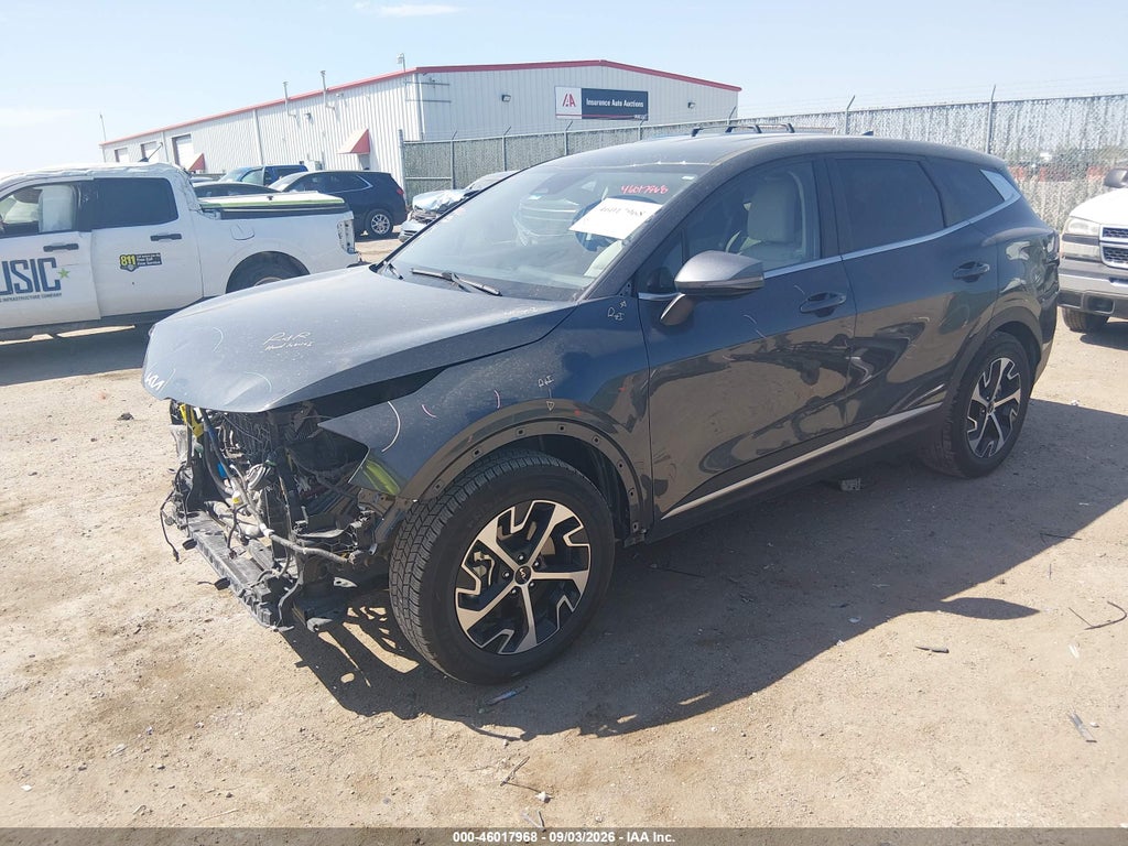 2023 Kia Sportage EX photo 2