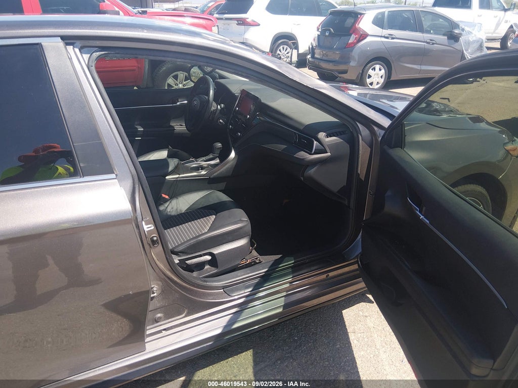 2023 Toyota Camry SE photo 5