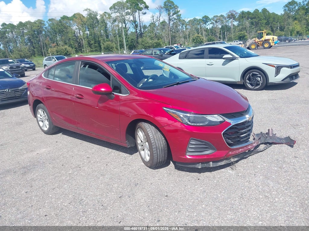2019 Chevrolet Cruze LT photo 1