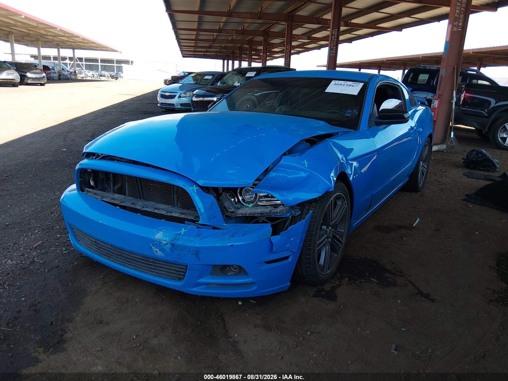 2013 Ford Mustang V6 photo 2