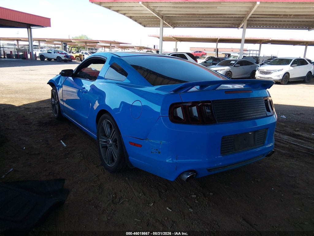 2013 Ford Mustang V6 photo 3