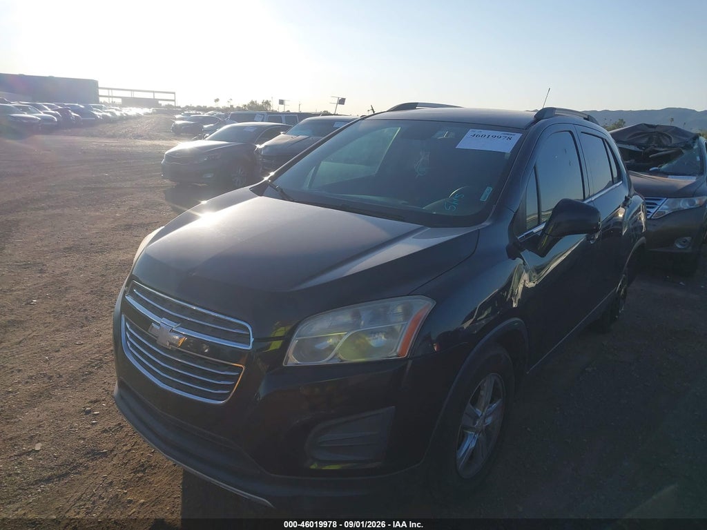 2016 Chevrolet Trax LT photo 2