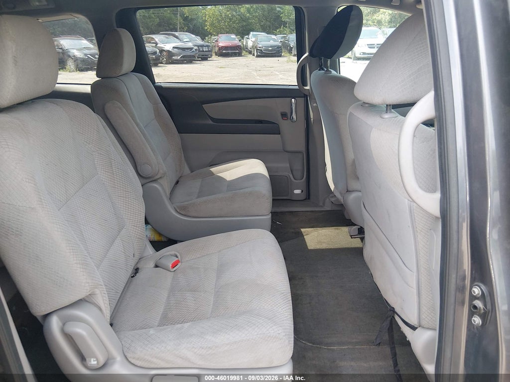 2016 Honda Odyssey LX photo 8
