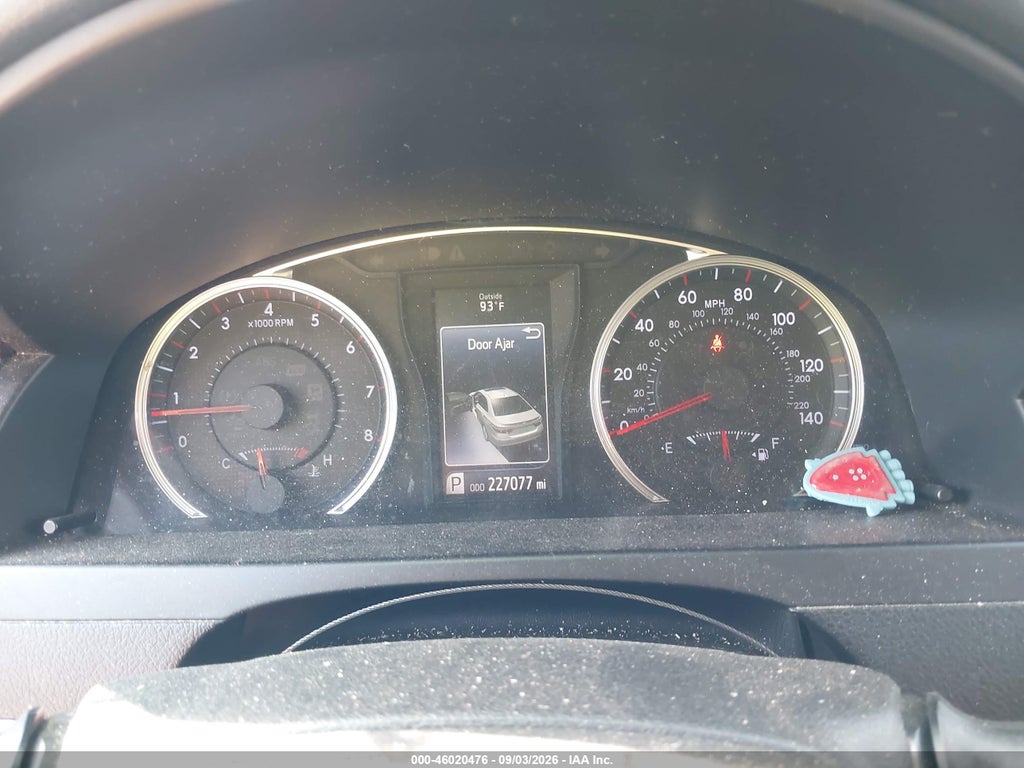 2015 Toyota Camry SE photo 7