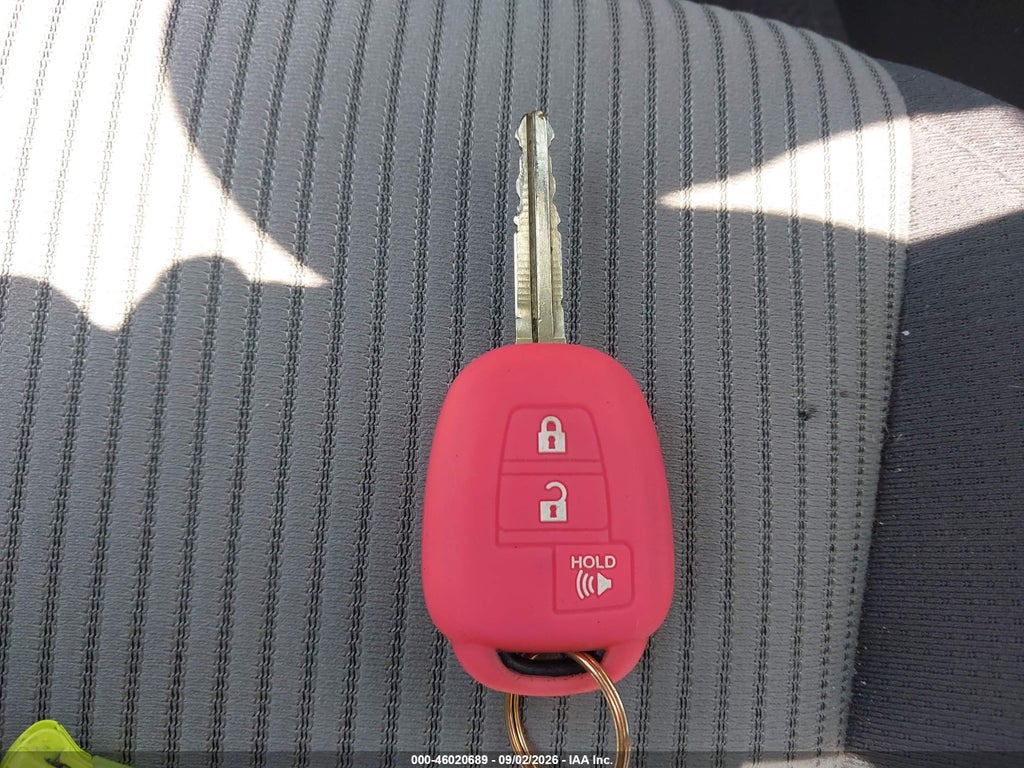 2015 Toyota RAV4 XLE photo 11