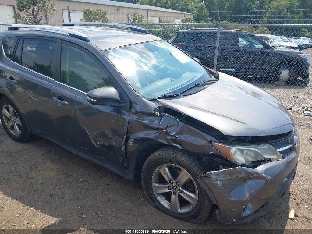 2015 Toyota RAV4 XLE photo 6