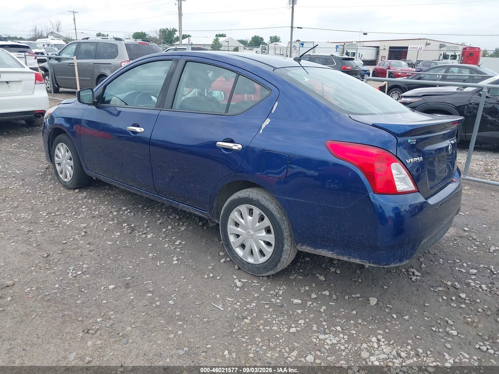 2018 Nissan Versa 1.6 SV photo 3