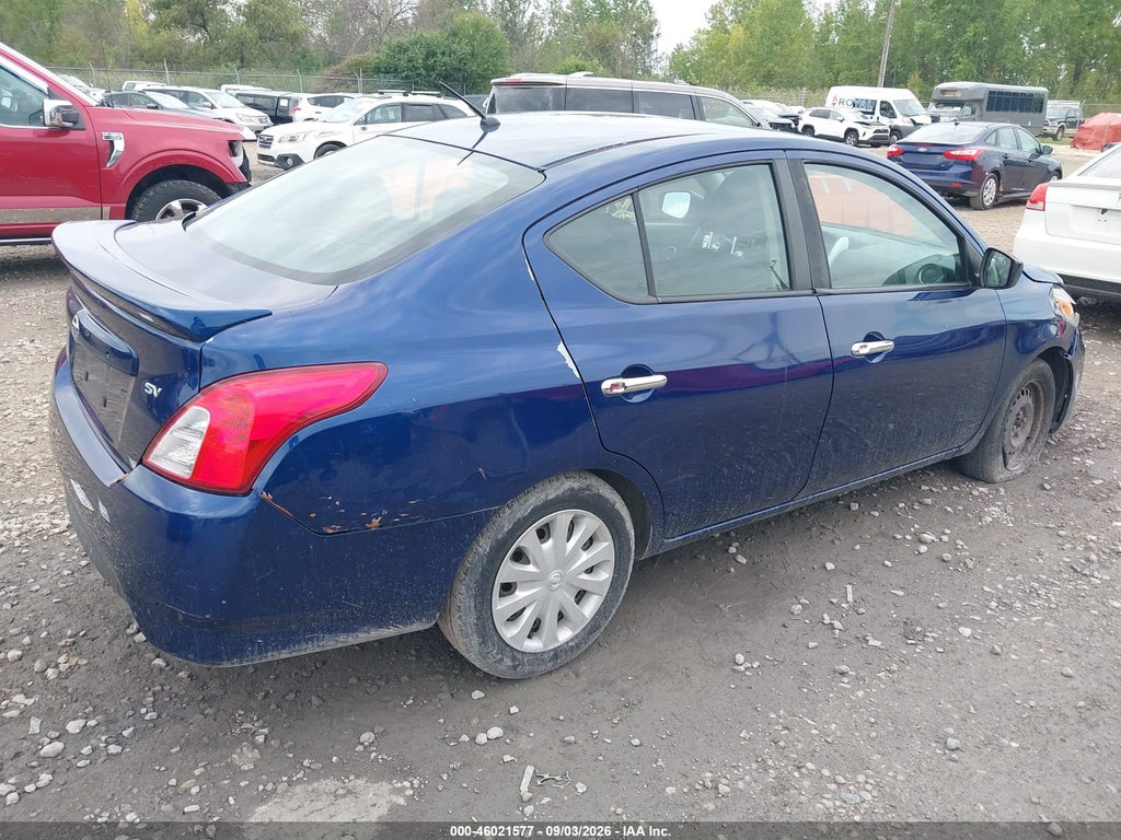 2018 Nissan Versa 1.6 SV photo 4