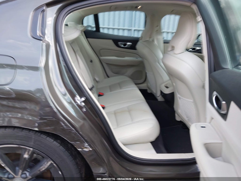 2022 Volvo S60 B5 Inscription/B5 Momentum photo 8
