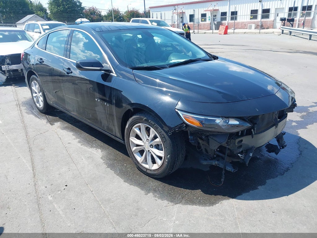 2022 Chevrolet Malibu FWD LT photo 1