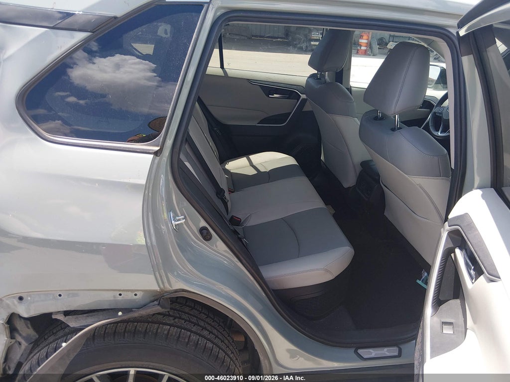 2021 Toyota RAV4 Hybrid XLE Premium photo 8