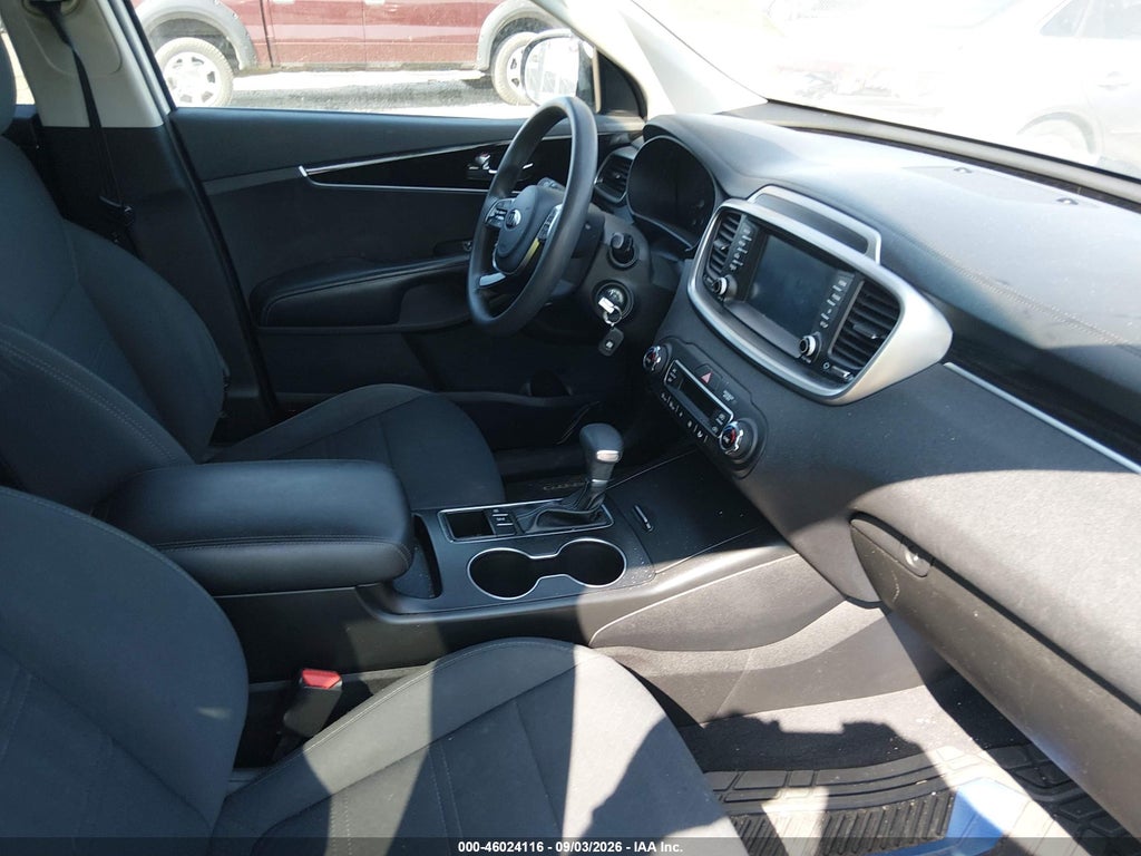 2019 Kia Sorento 3.3L LX photo 5