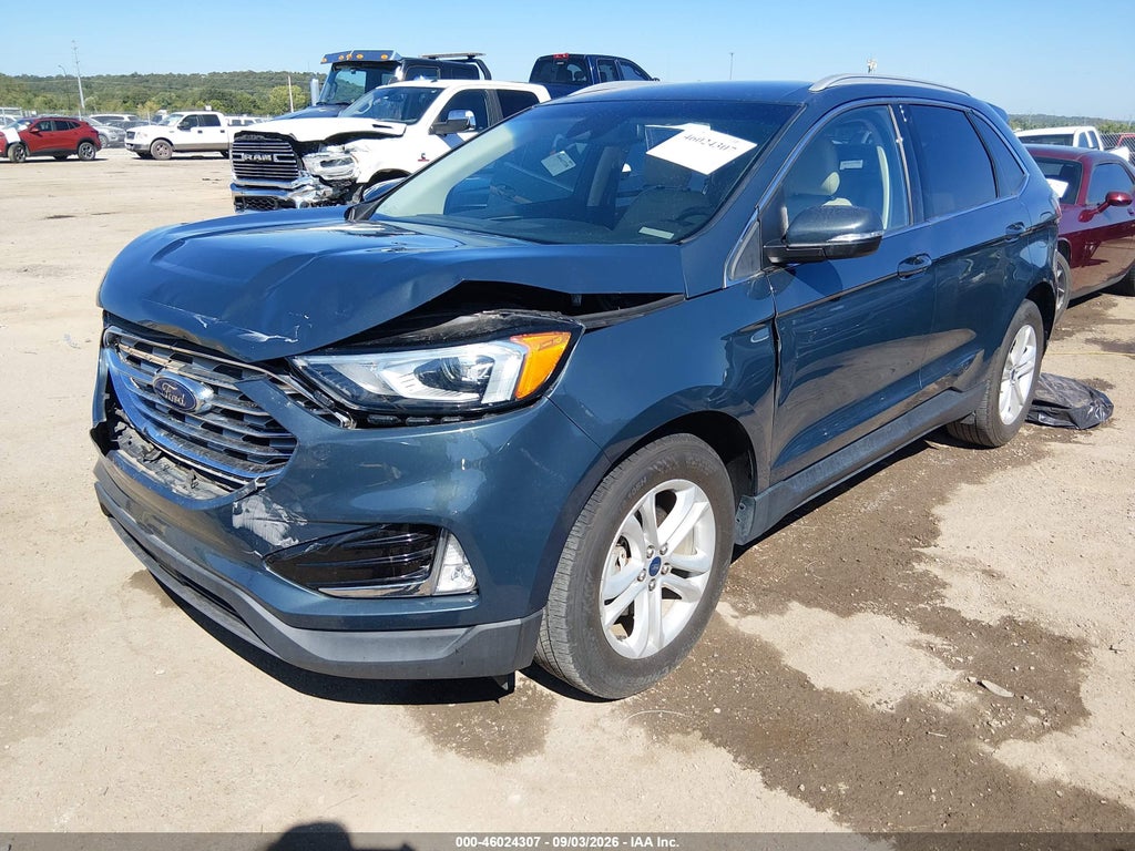 2019 Ford Edge SEL photo 2