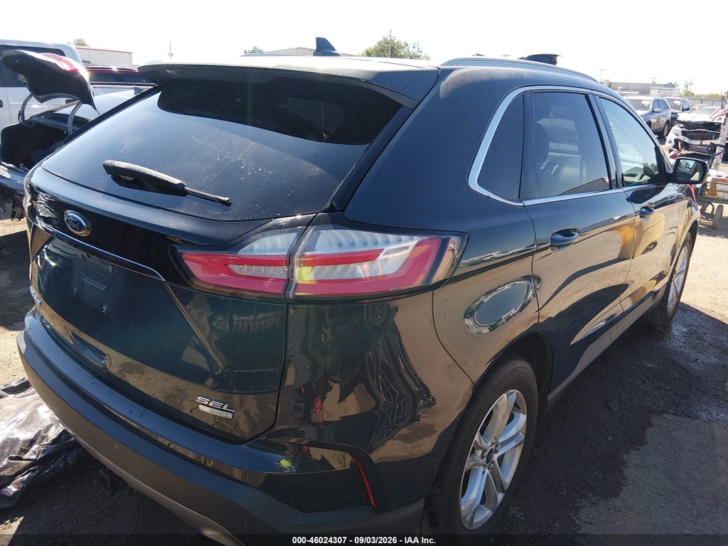 2019 Ford Edge SEL photo 4