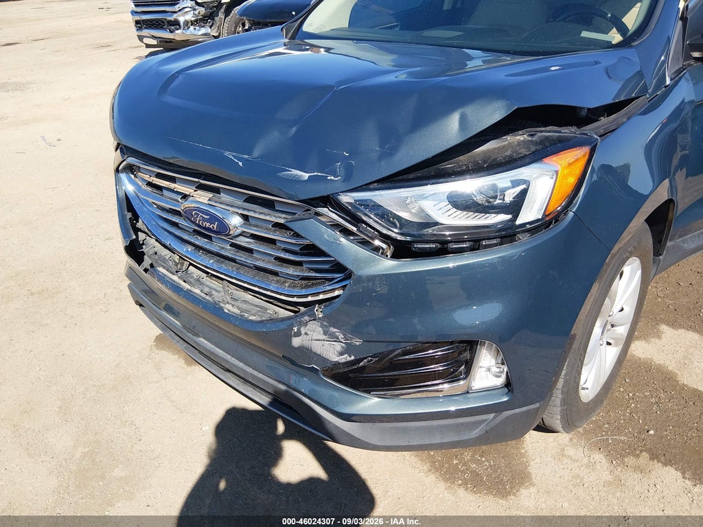 2019 Ford Edge SEL photo 6