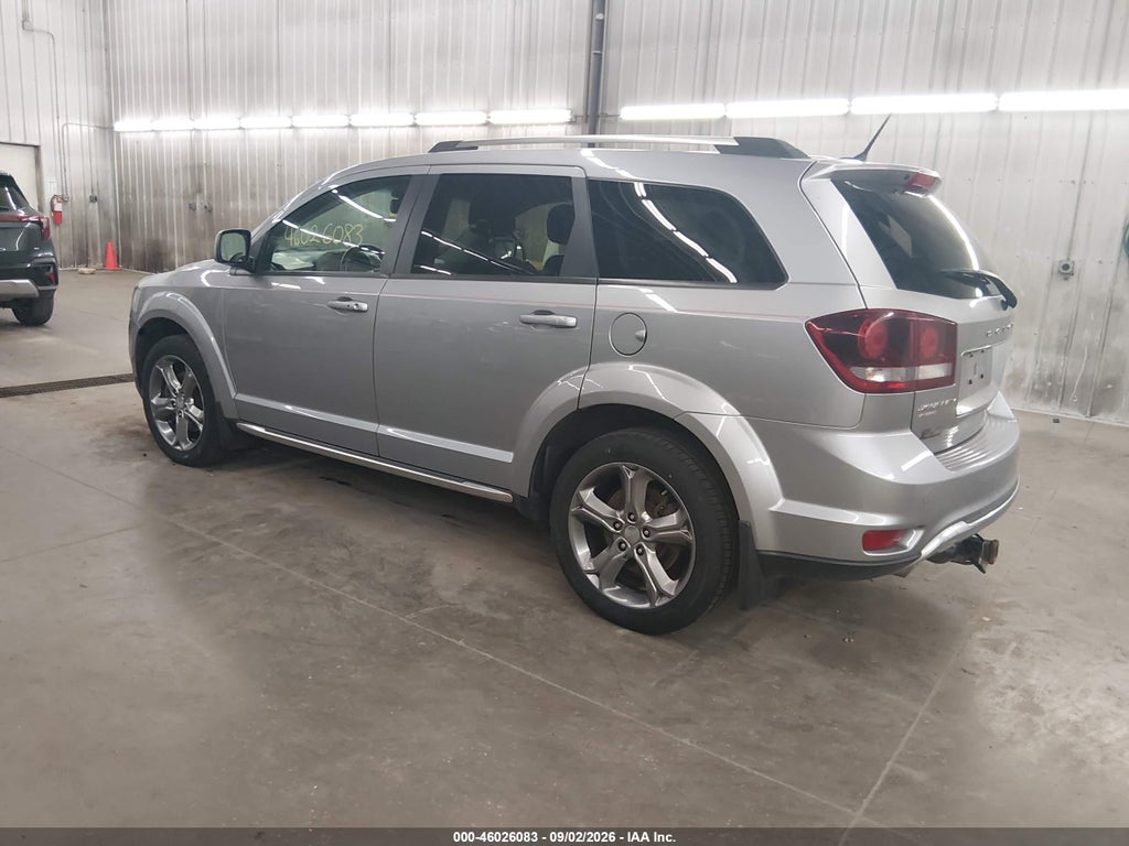 2017 Dodge Journey Crossroad Plus AWD photo 3