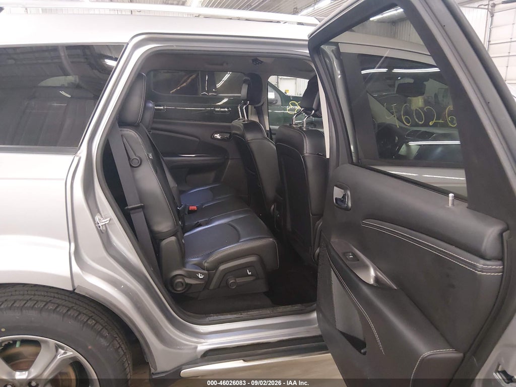 2017 Dodge Journey Crossroad Plus AWD photo 8