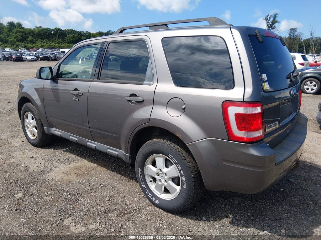 2010 Ford Escape XLT photo 3