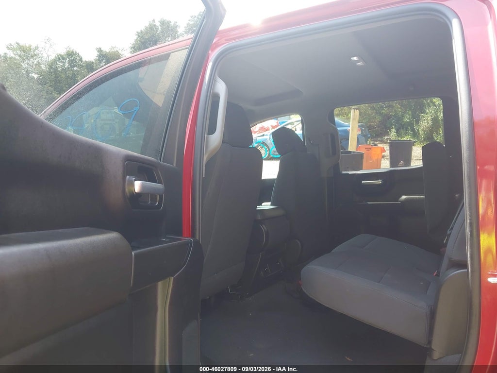 2021 Chevrolet Silverado 1500 4WD Short BED Custom Trail Boss photo 8