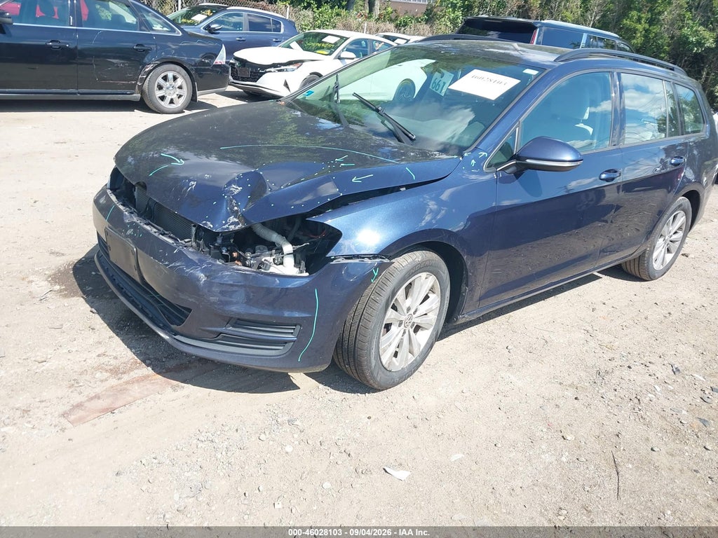 2017 Volkswagen Golf Sportwagen TSI S photo 2