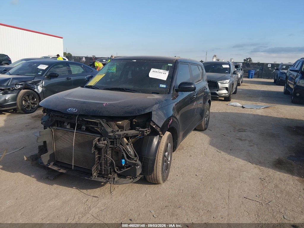 2021 Kia Soul EX photo 2