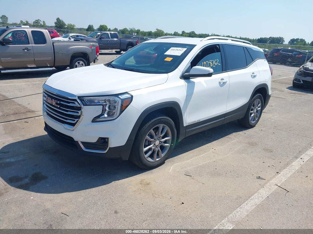 2024 GMC Terrain AWD SLT photo 2