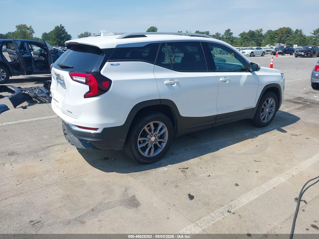 2024 GMC Terrain AWD SLT photo 4