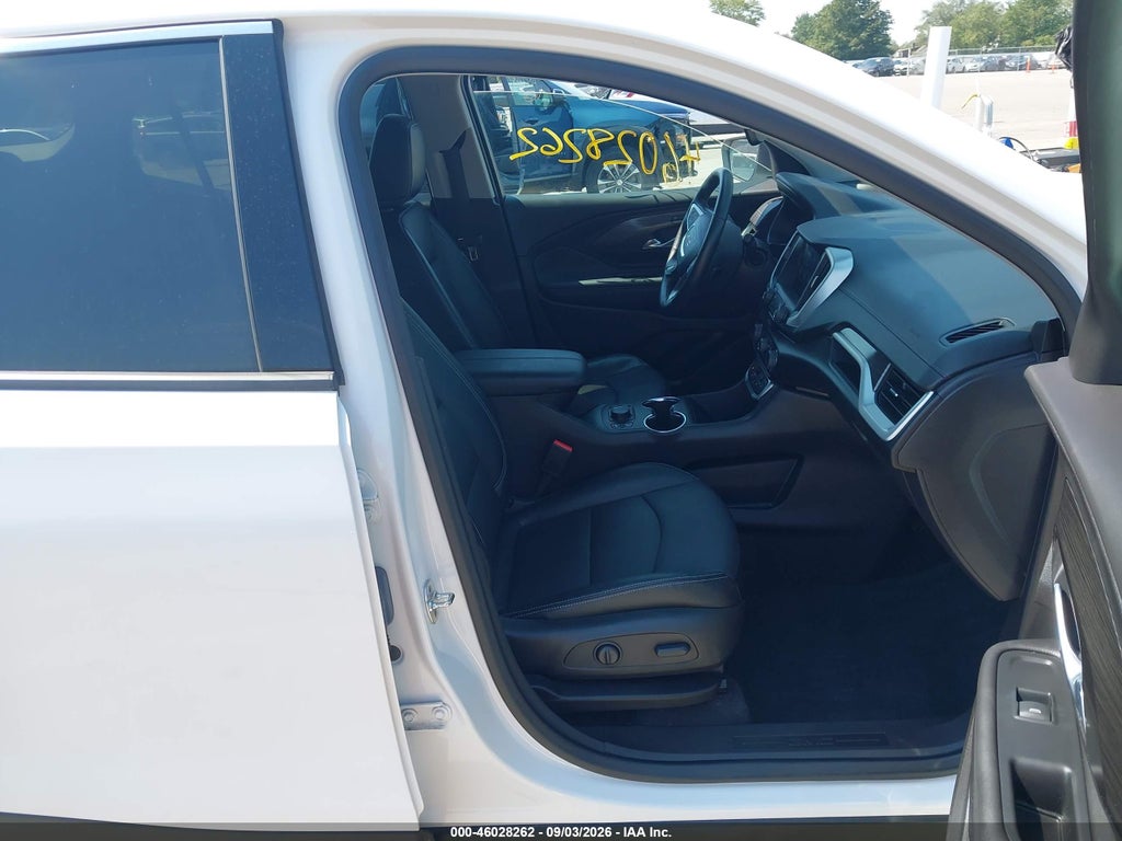 2024 GMC Terrain AWD SLT photo 5