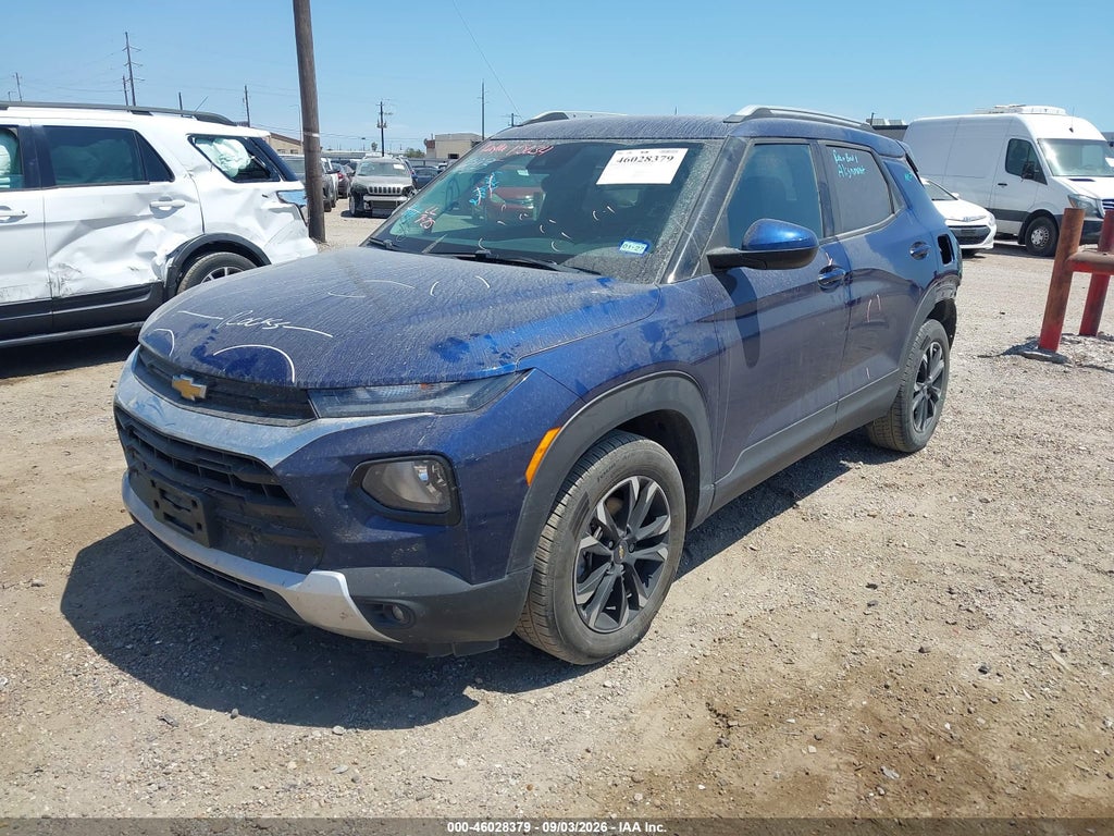 2022 Chevrolet Trailblazer FWD LT photo 2