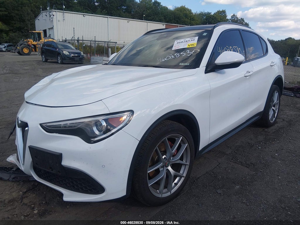 2019 Alfa Romeo Stelvio TI Sport AWD photo 2