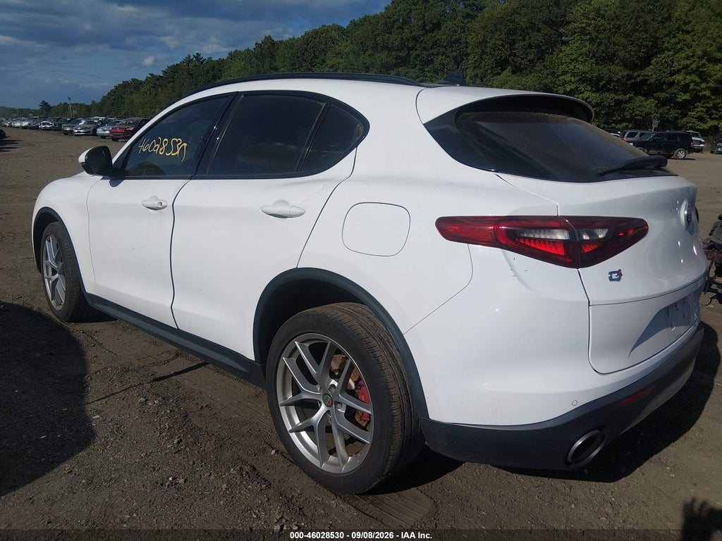 2019 Alfa Romeo Stelvio TI Sport AWD photo 3