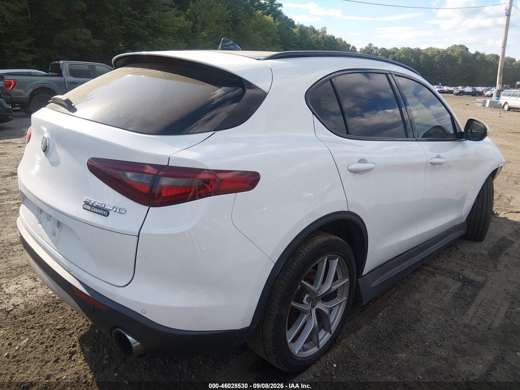 2019 Alfa Romeo Stelvio TI Sport AWD photo 4