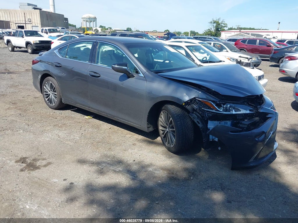 LEXUS ES 300H 2025