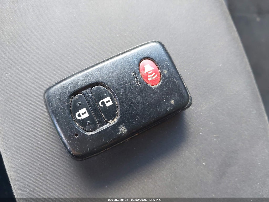 2010 Toyota Prius III photo 11