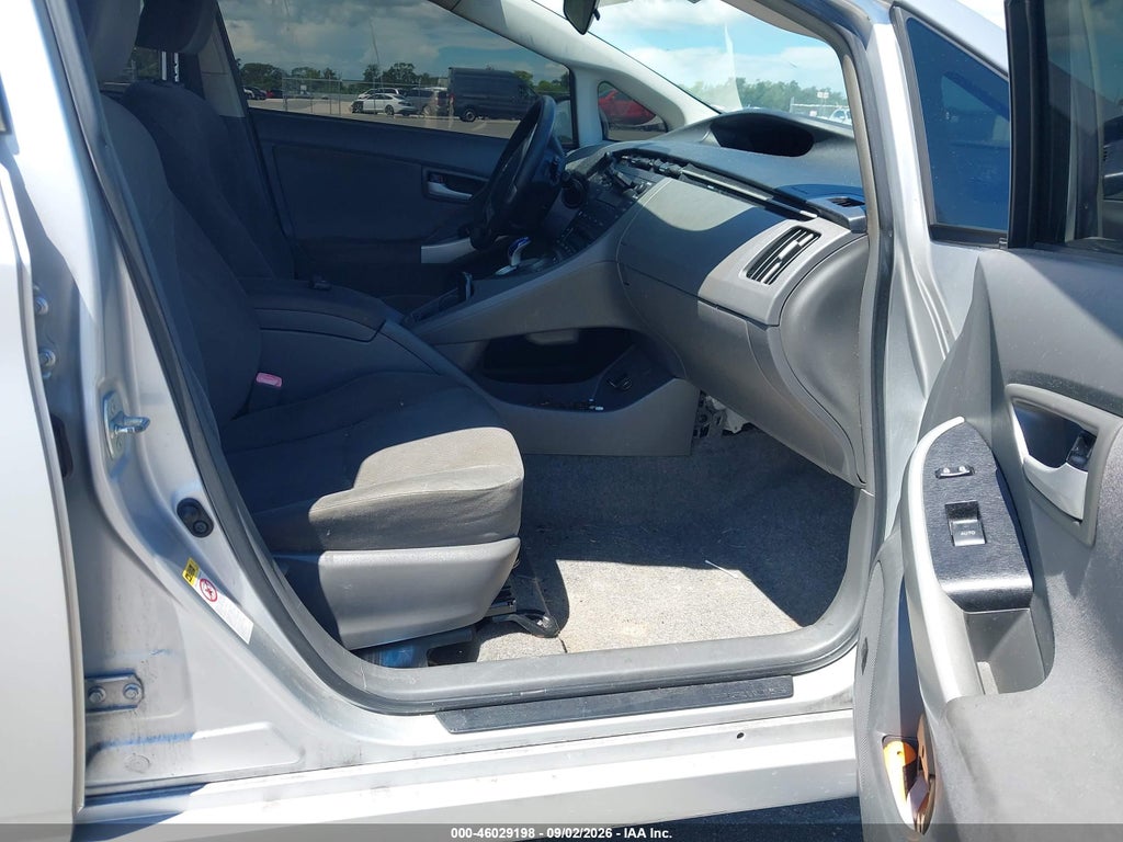 2010 Toyota Prius III photo 5