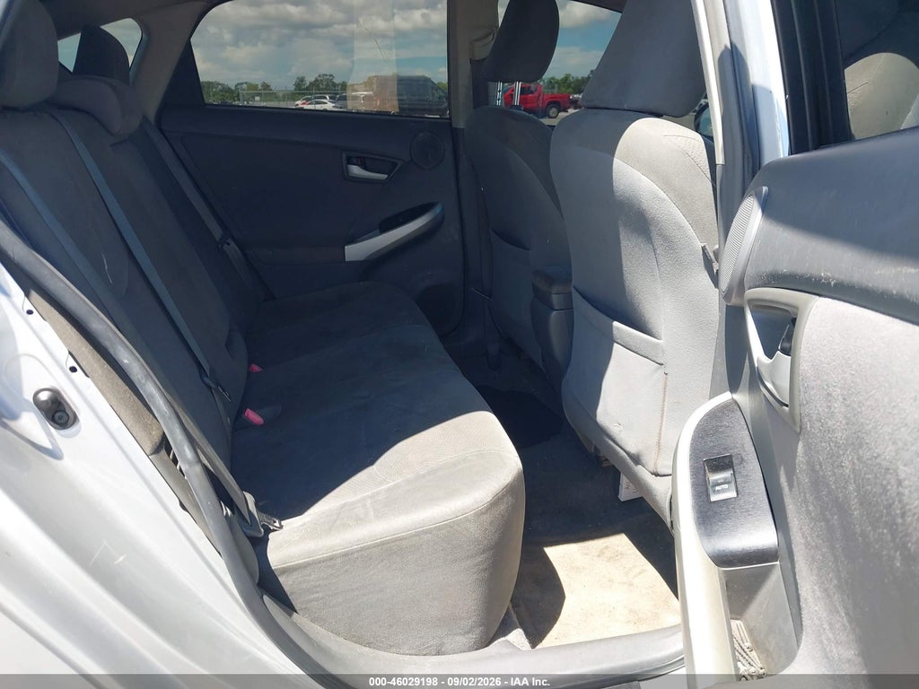 2010 Toyota Prius III photo 8